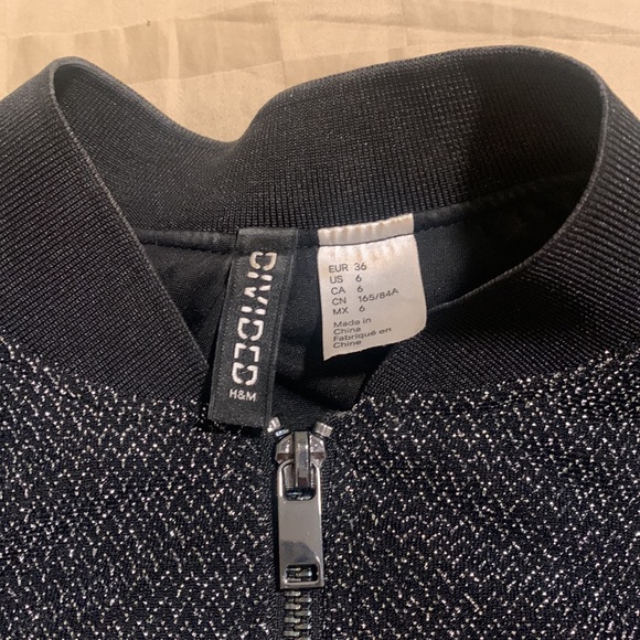 H&M woman’s black & metallic silver bomber jacket size 6 - Picture 3 of 5